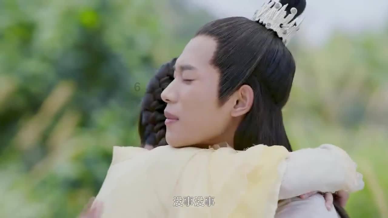 库尔勒:清理私设石墩 共建文明城市